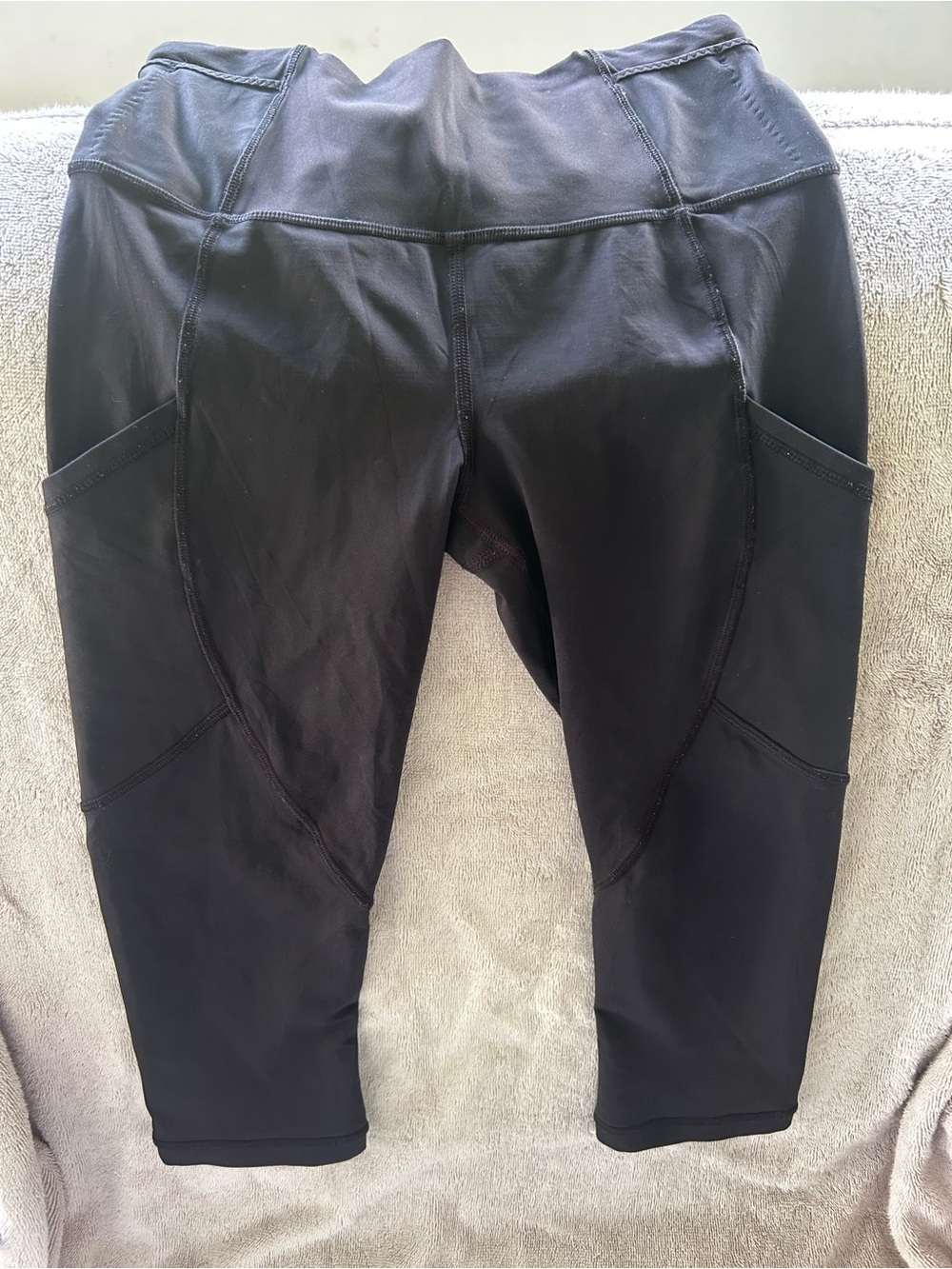 lululemon athletica Black Capri Leggings with Side Pockets